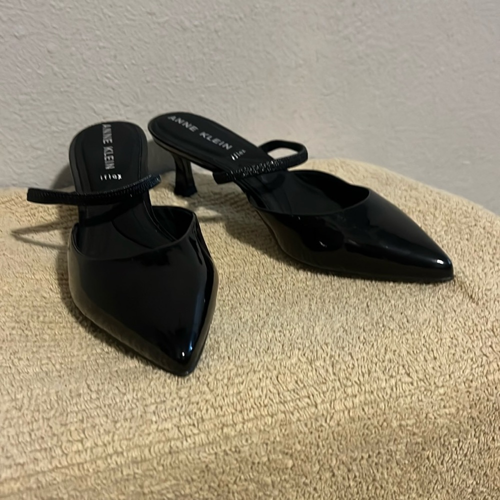 Anne Klein Slip on heels